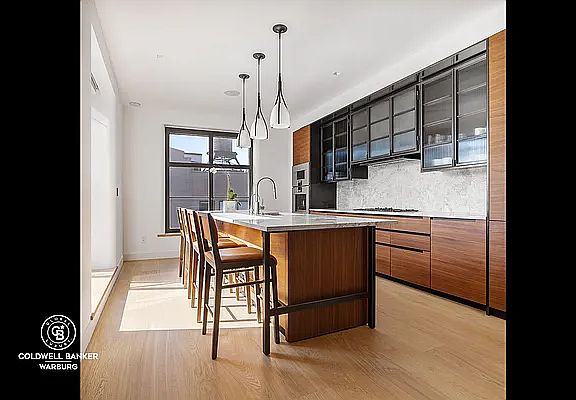 3rd image of 90 Morton St Penthouse 9B