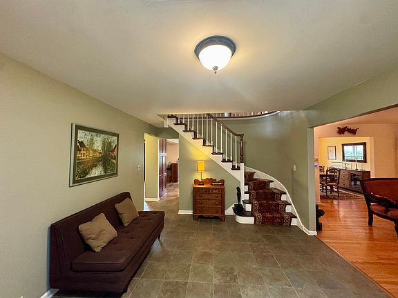 3rd image of 2736 Covert Rd