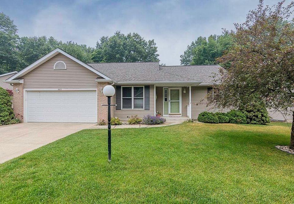1st image of 9673 Sterling Oaks Dr