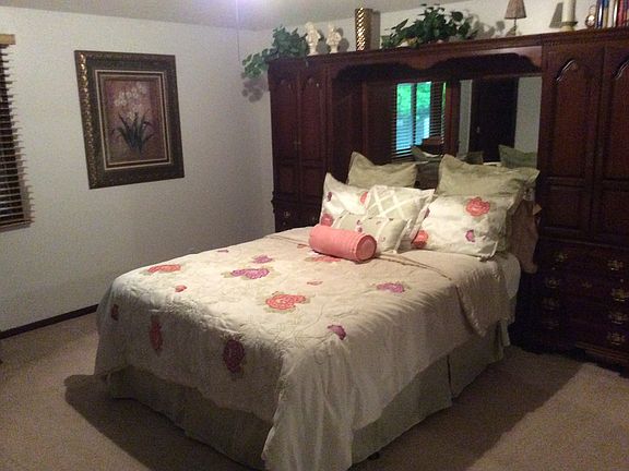 4th image of 15518 Marcy Cir