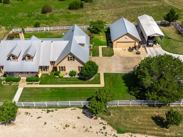 3450 Cripple Creek Ct, Granbury, TX 76048