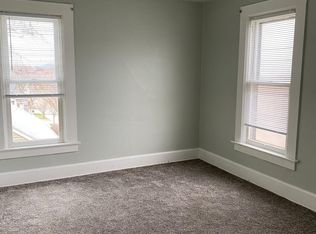 803 W 11th St, Dubuque, IA 52001