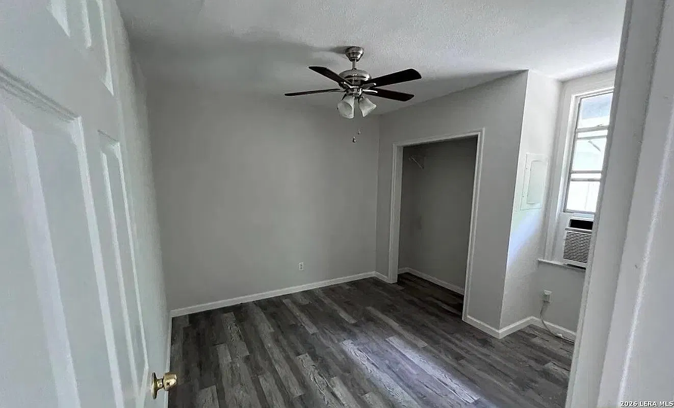 2605 W Poplar St - 2609 W Poplar St — Photo 1