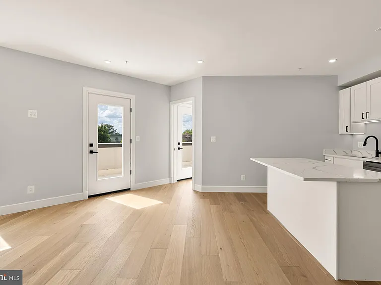 3215 Mount Pleasant St NW #403 — Photo 4