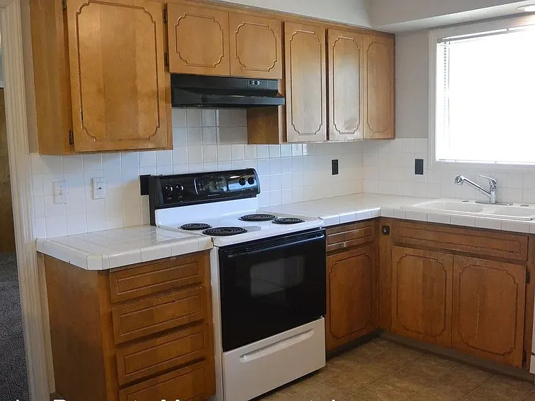 1105 N Parkway Ave — Photo 11