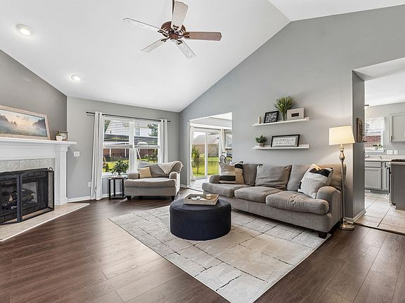 2nd image of 54652 Arrow Wood Ln