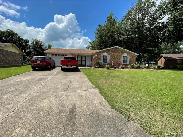 841 Stanford Dr, Sikeston, MO 63801