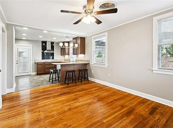 2nd image of 200 Lemon St