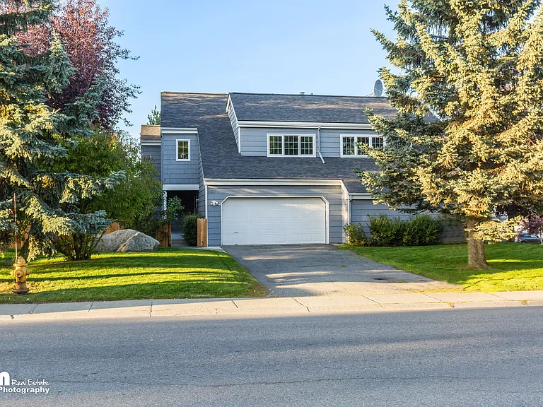 1821 Commodore Dr — Photo 24