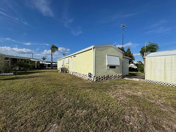 3rd image of 523 Sunshine Dr #523