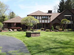 90 Ridgeway Ests, Rochester, NY 14626