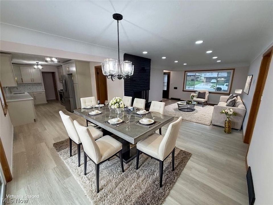 リクオー　DD−722 5833 Kuenzer Dr, Seven Hills, OH 44131 | Zillow