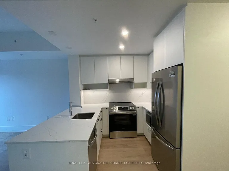 206 King St W #1303 — Photo 3