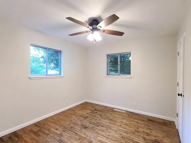 2537 N Johnston Ave — Photo 2
