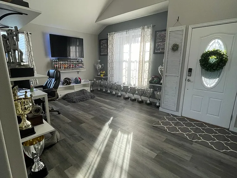 7676 Eagle Perch Ct — Photo 3