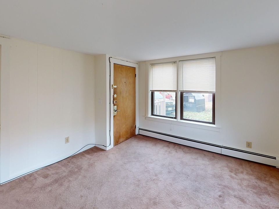 2nd image of 3 Campbell St APT 1