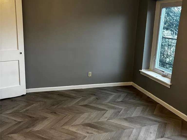 412 Oak St #1 — Photo 3