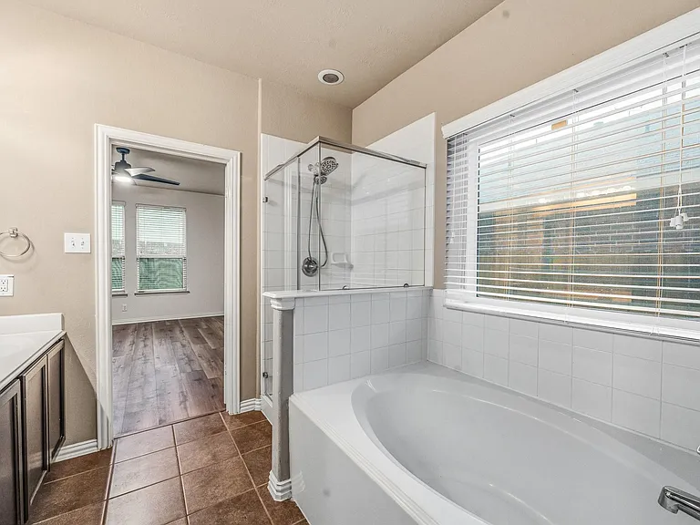 2403 Summers Glen Ct — Photo 29