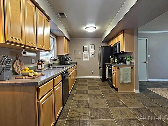 3rd image of 101 Ashland Ave APT 2N