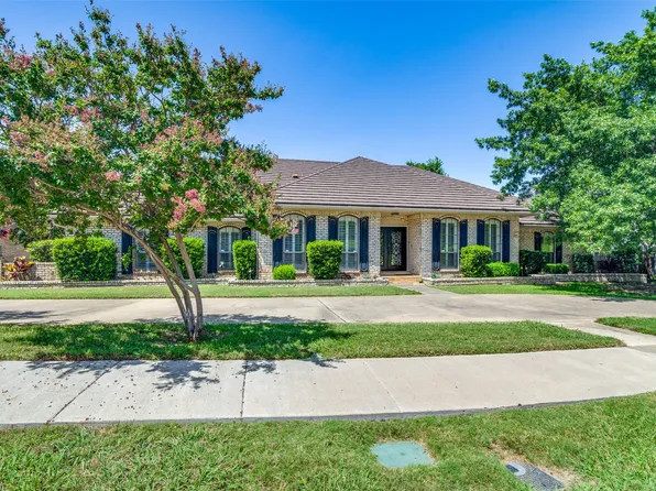 421 Guadalajara Cir, Irving, TX 75062
