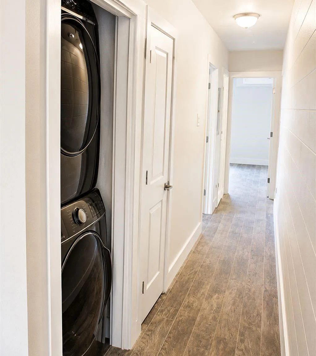 2 bed, 1.0 bath, 800 sqft, $1,600 — Photo 3