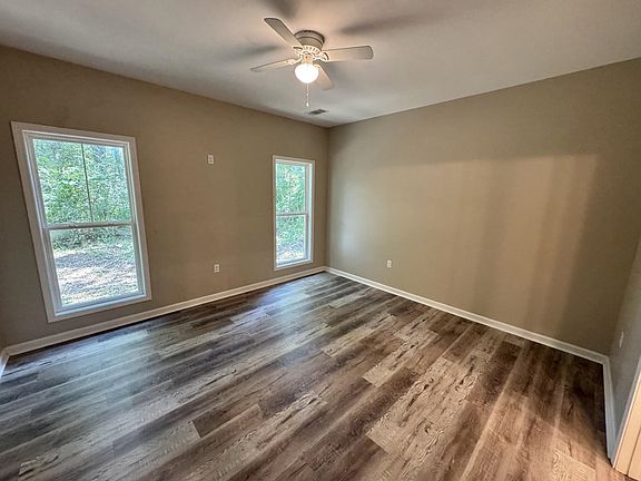 4th image of 4428 Auburn Rd