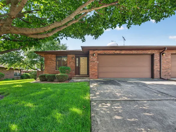 914 Shagbark Rd #914, New Lenox, IL 60451