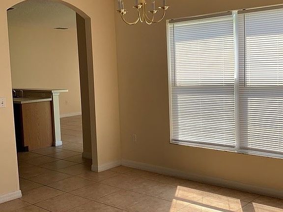 3rd image of 528 Eagle Ct