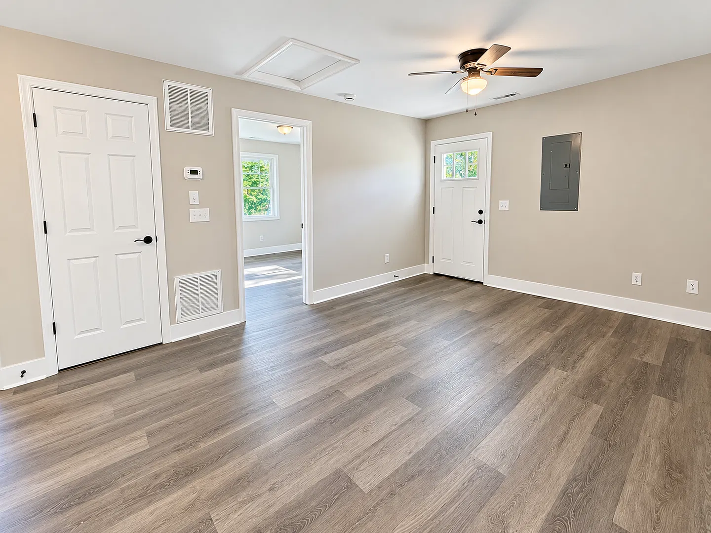 Duplex for Rent — Photo 2