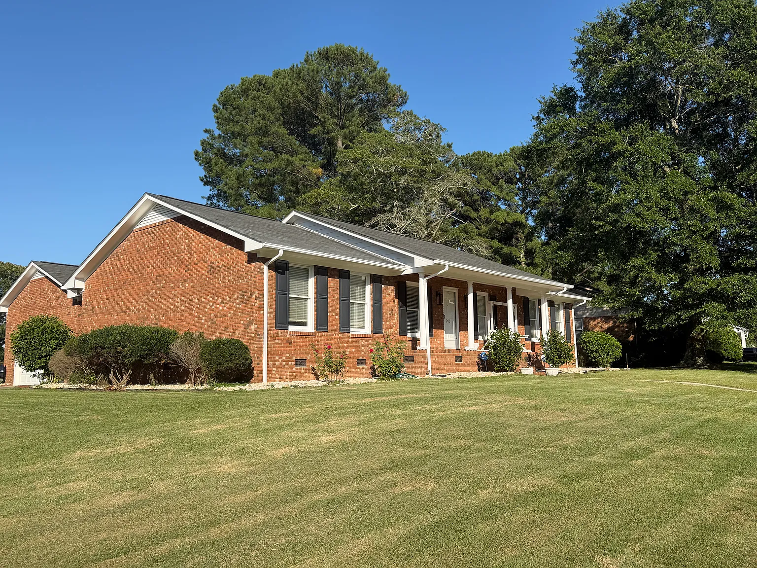 3 bed, 1636 sqft, $1,800 — Photo 2