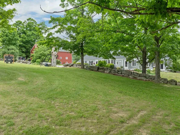 64 N Amherst Road, Bedford, NH 03110