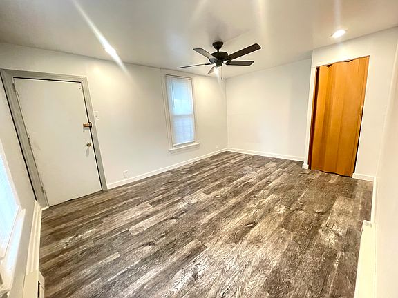 3rd image of 6042 N Norwood St #1