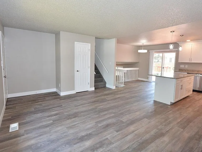 6655 Snowbird Dr — Photo 9