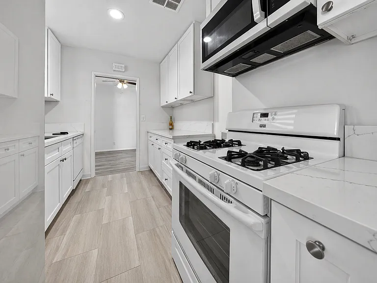 8100 Bellaire Ave — Photo 10
