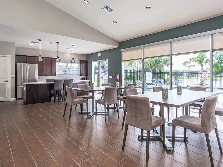 Sawyer Estates — Photo 14