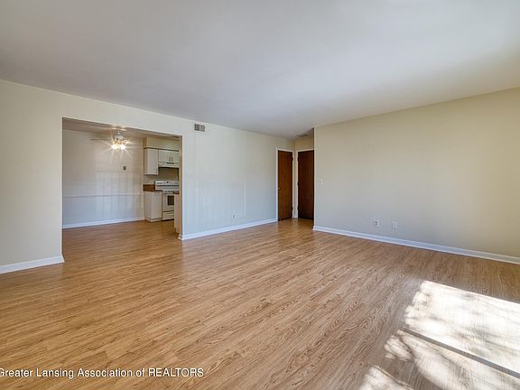 5th image of 500 Woodingham Dr APT 11
