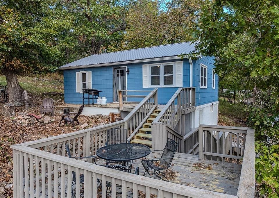 1st image of 28253 W Cove Dr