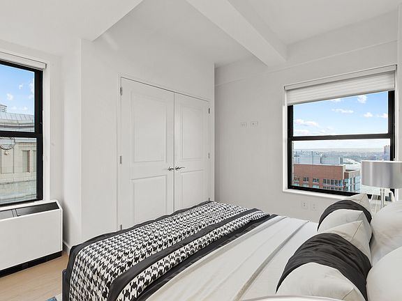 4th image of 20 West St APT 37D