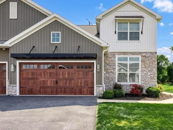770 Aurora Dr, Mechanicsburg, PA 17055