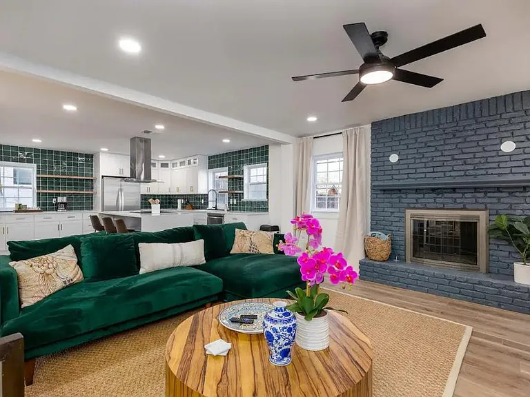 306 W Lookout Dr — Photo 7