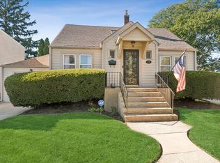 9138 Belleforte Ave, Morton Grove, IL 60053