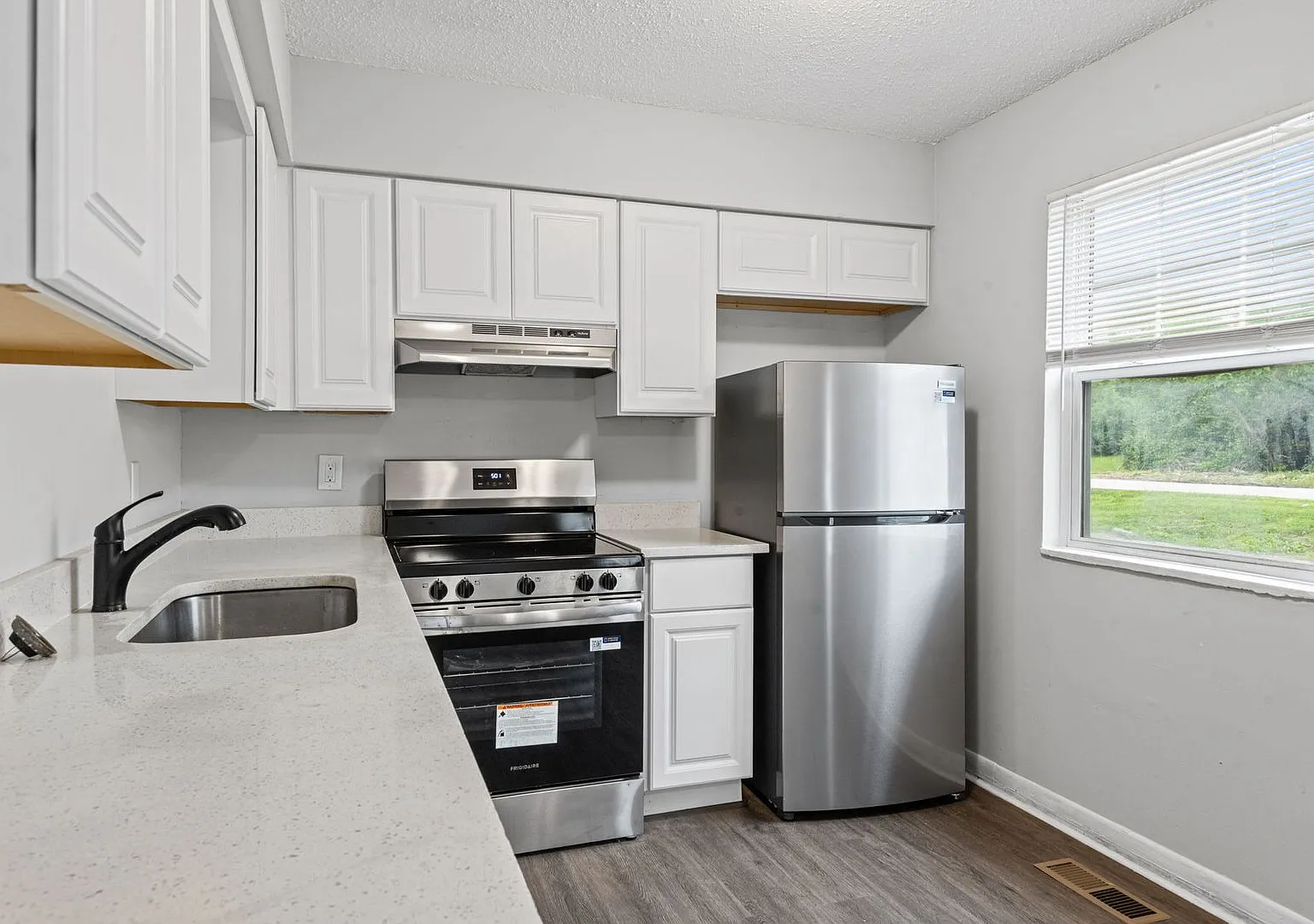 Redwood Village Townhomes — Photo 2