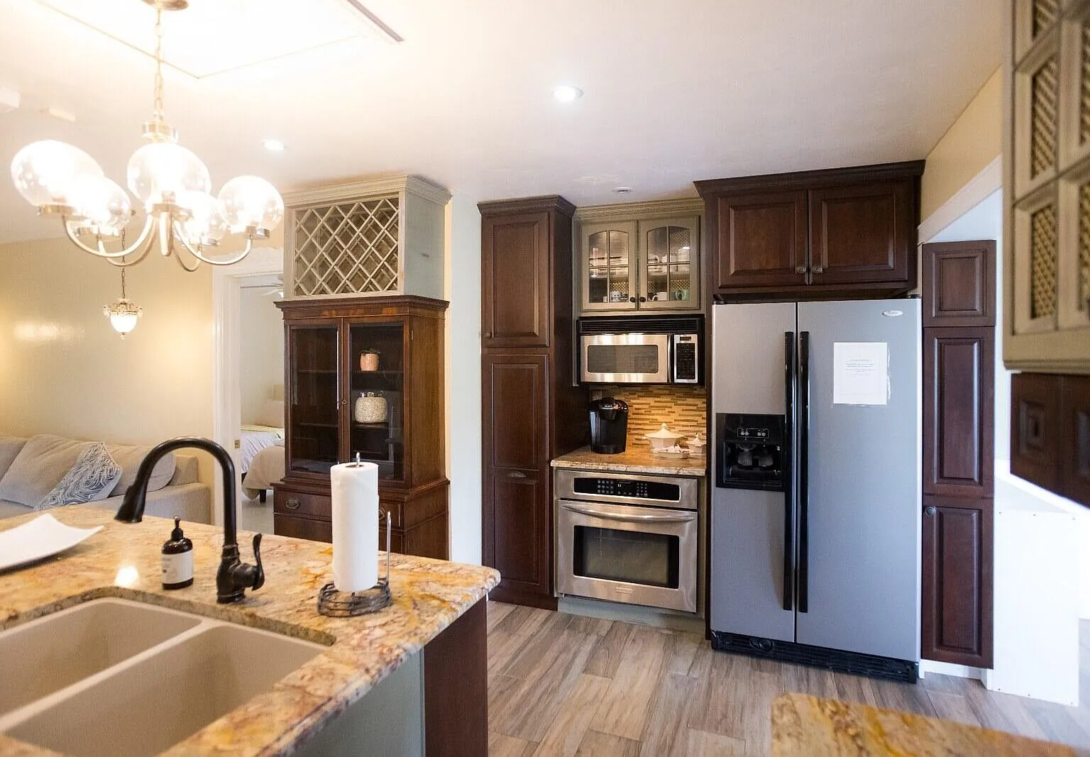 4 bed, 2.0 bath, 1625 sqft, $3,500 — Photo 4
