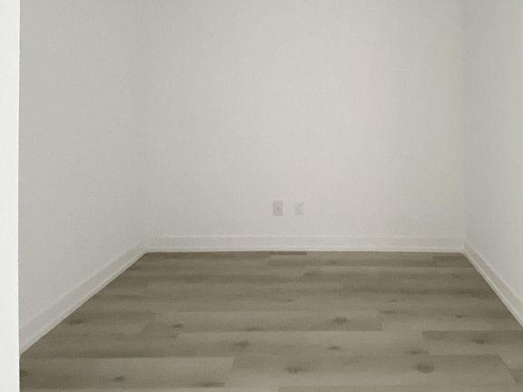 5th image of 2000 Bathurst St #309