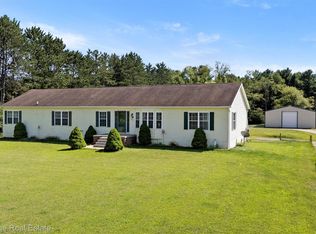 2098 Fisher Ct, Howell, MI 48855