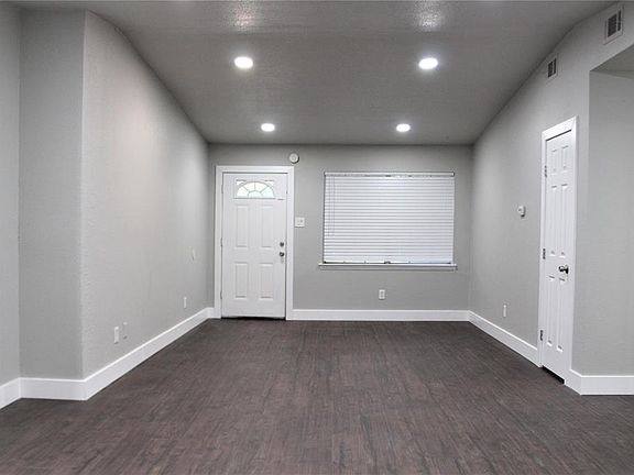 3rd image of 1816 Valleywood Dr