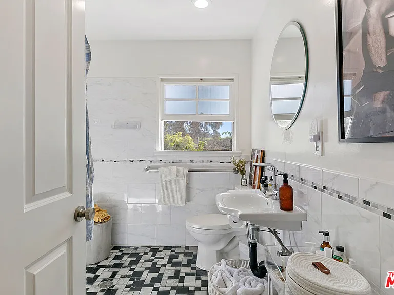 29242 Heathercliff Rd — Photo 12