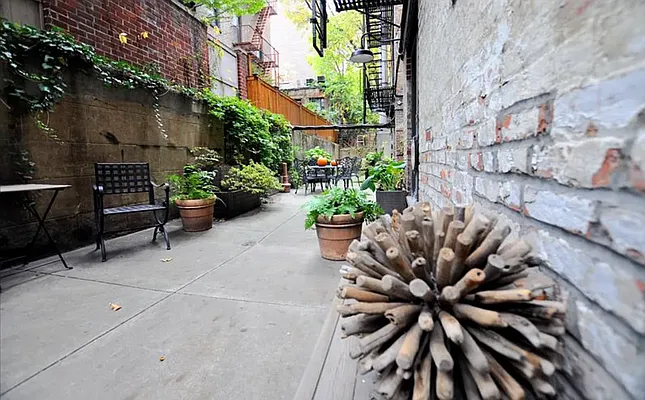 Rented by Buchbinder & Warren | media 13