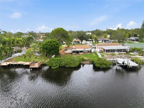 4400 HUNTINGTON STREET NE, ST PETERSBURG, FL 33703