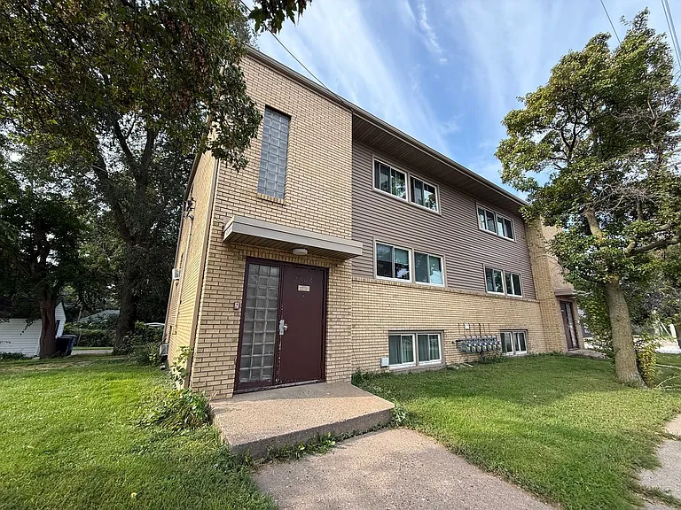 2606 E Hennepin Ave — Photo 15